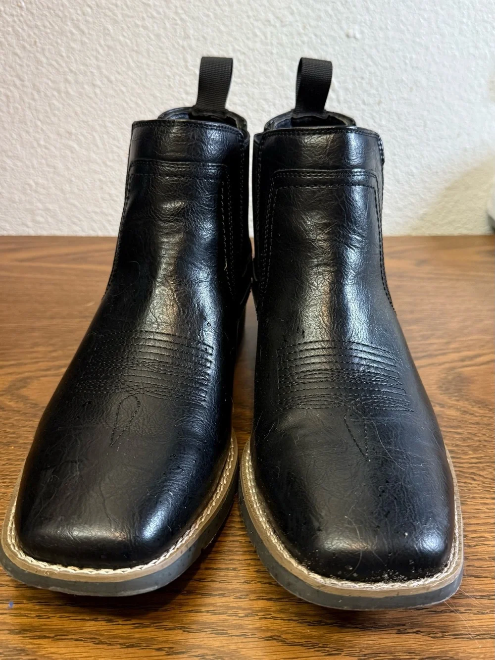 New York & Company Black Men’s Leather Chukka Boots